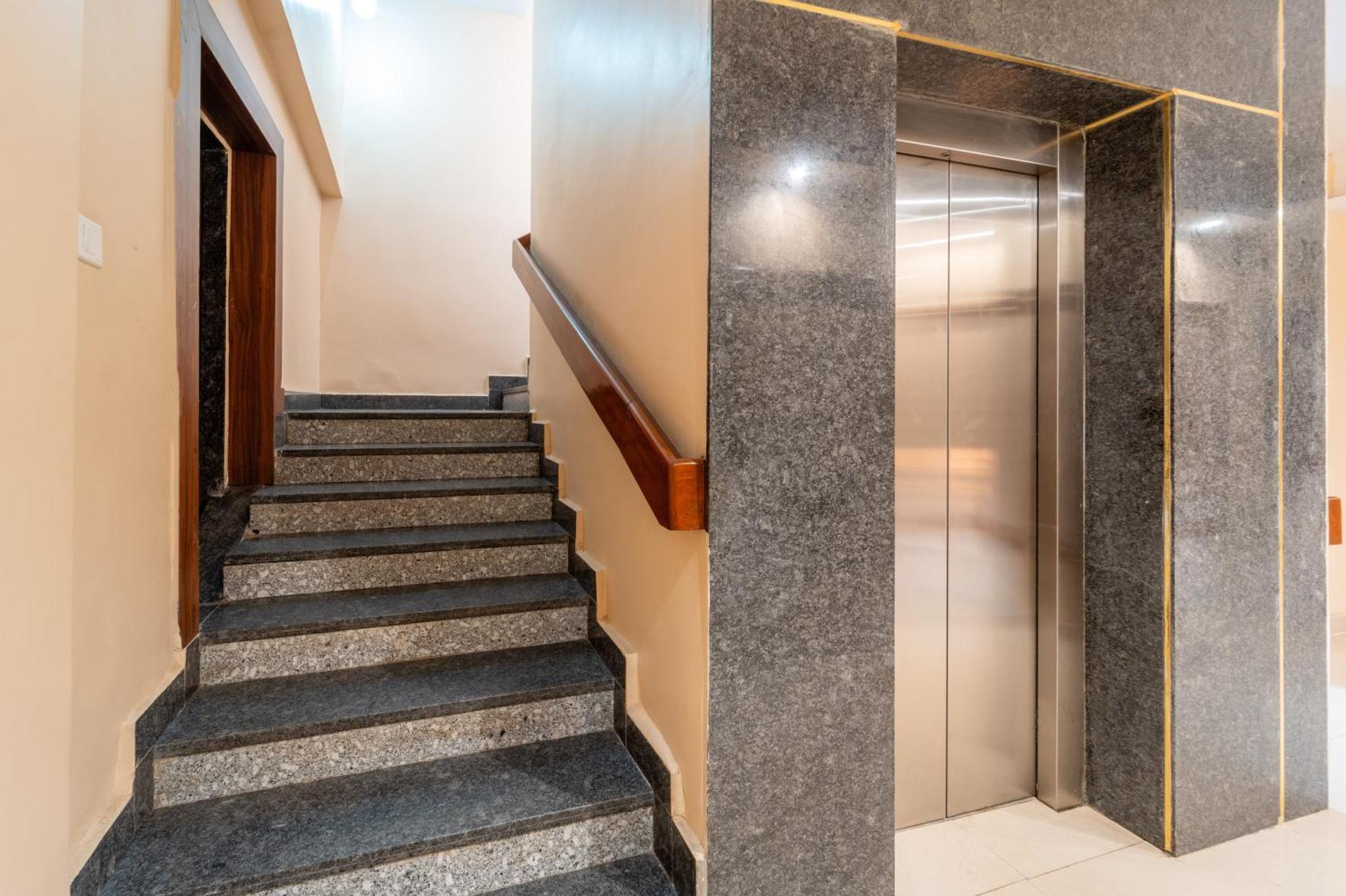 Treebo Premium Zorba Hotell Bhopal Eksteriør bilde
