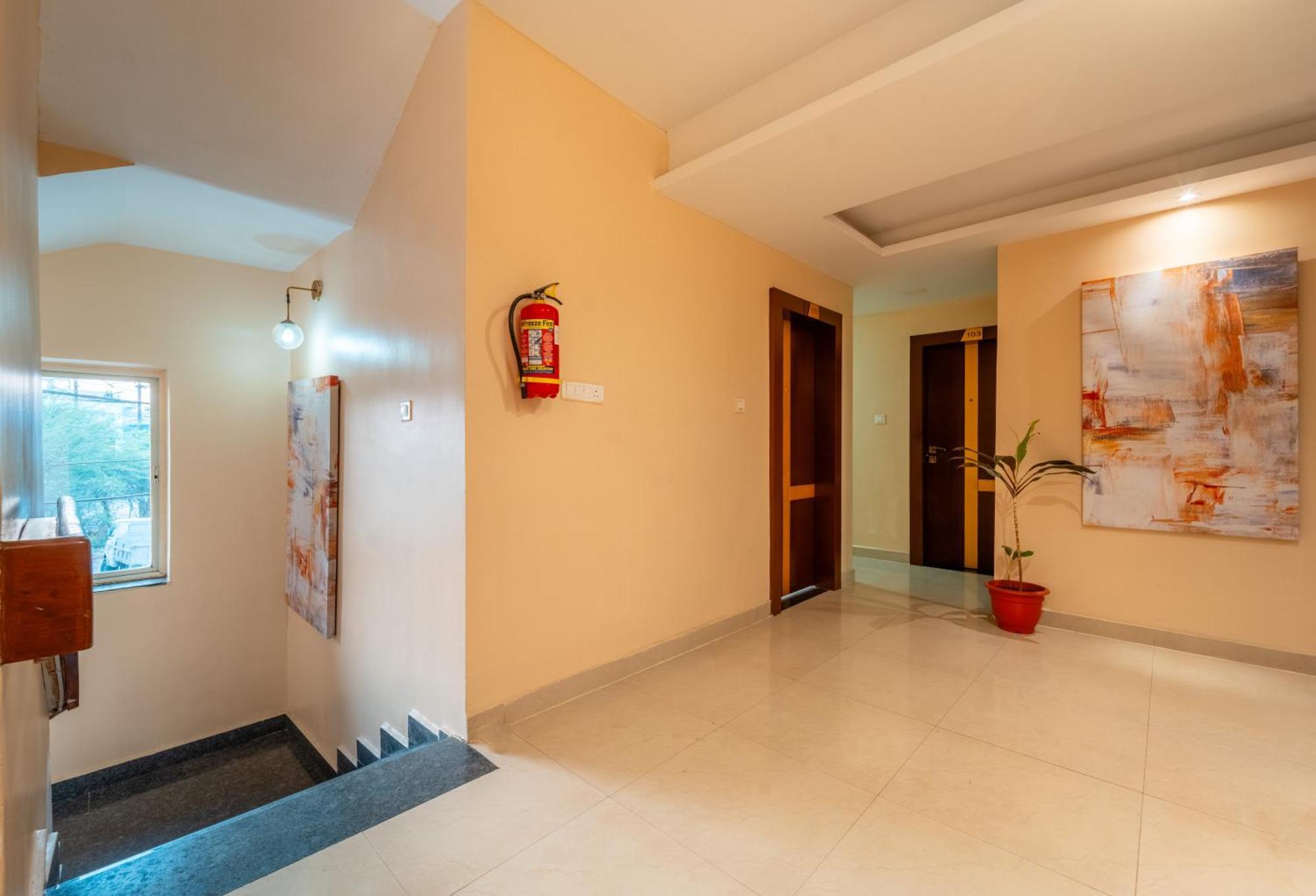 Treebo Premium Zorba Hotell Bhopal Eksteriør bilde