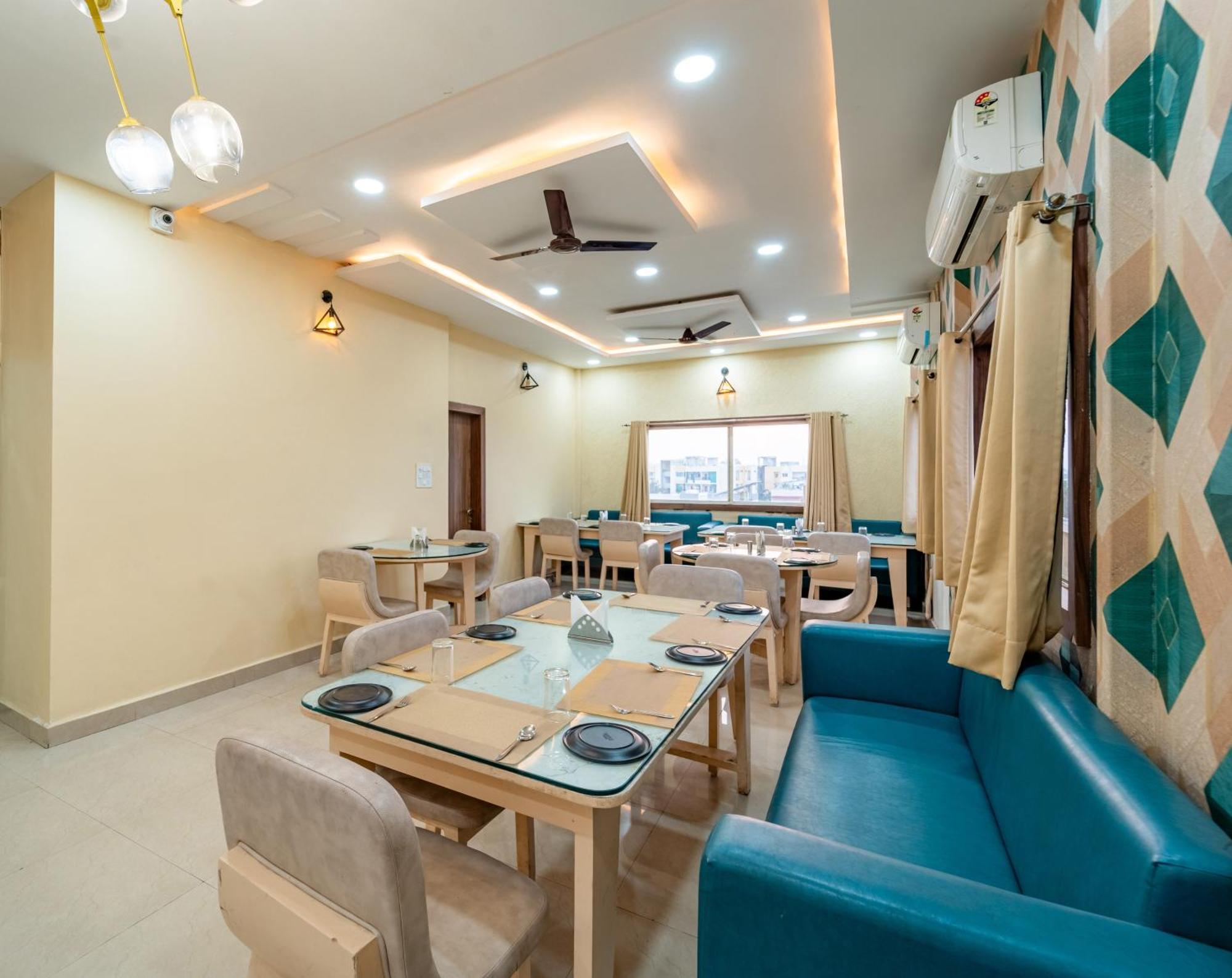 Treebo Premium Zorba Hotell Bhopal Eksteriør bilde