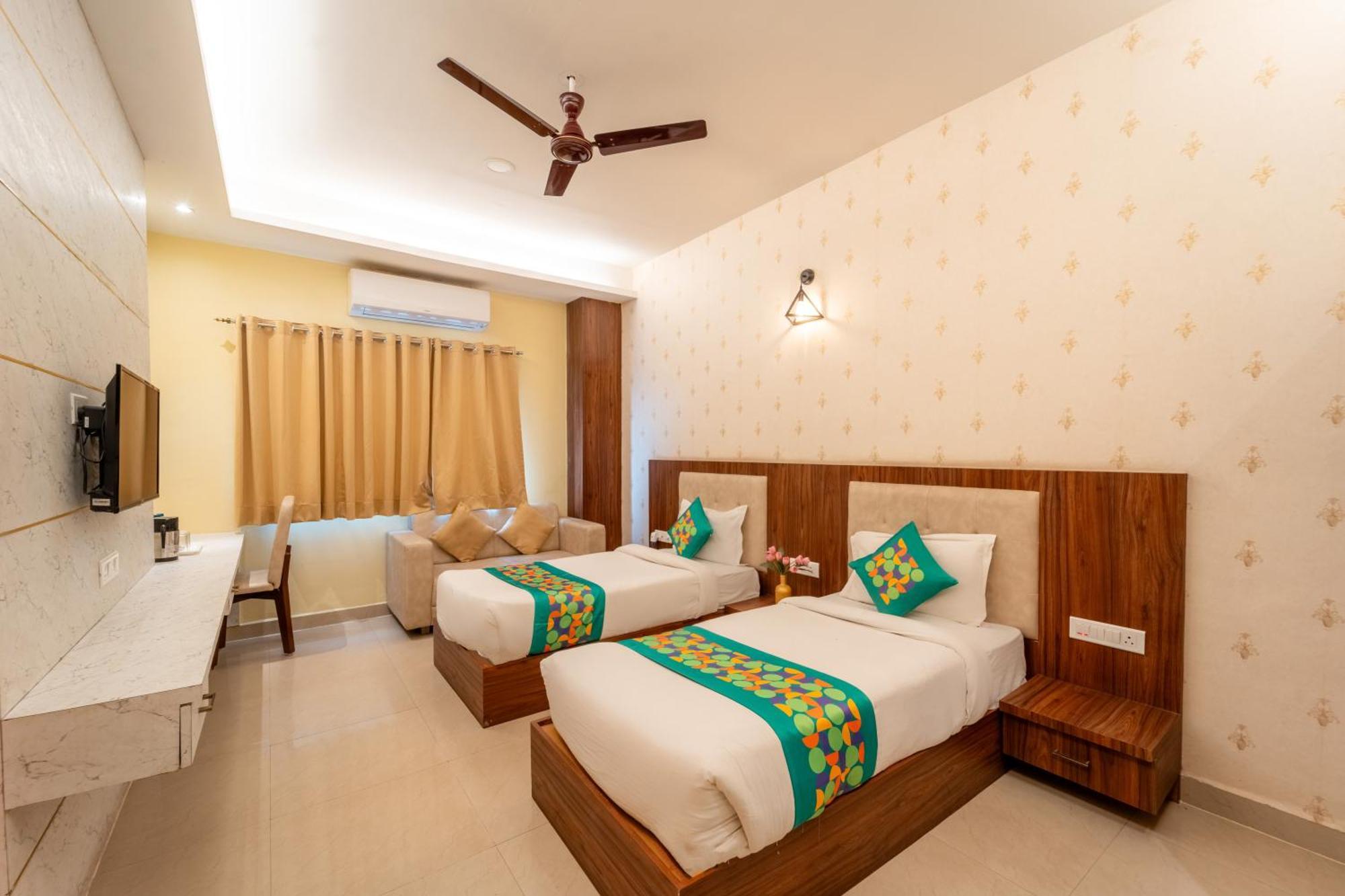 Treebo Premium Zorba Hotell Bhopal Eksteriør bilde