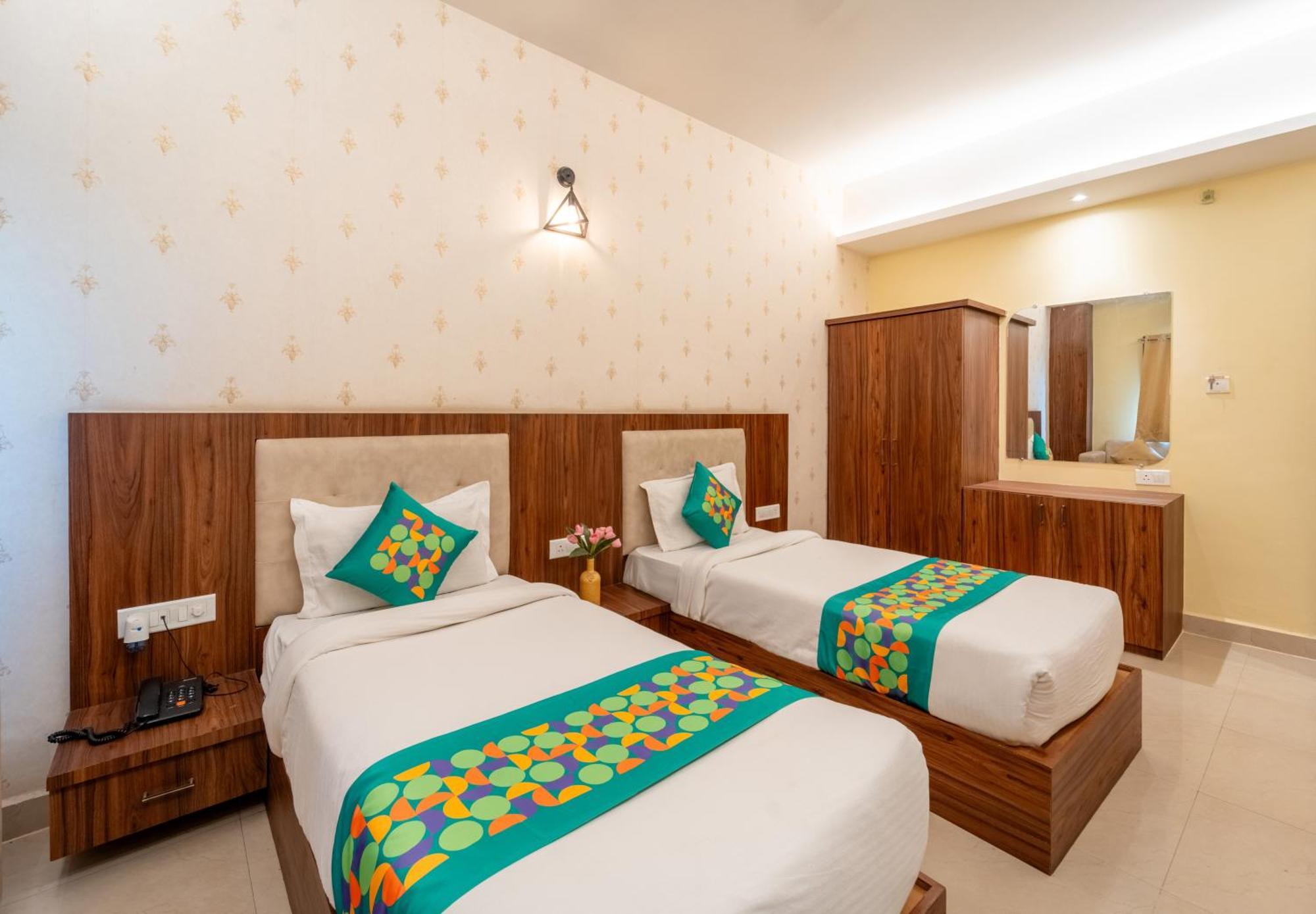 Treebo Premium Zorba Hotell Bhopal Eksteriør bilde