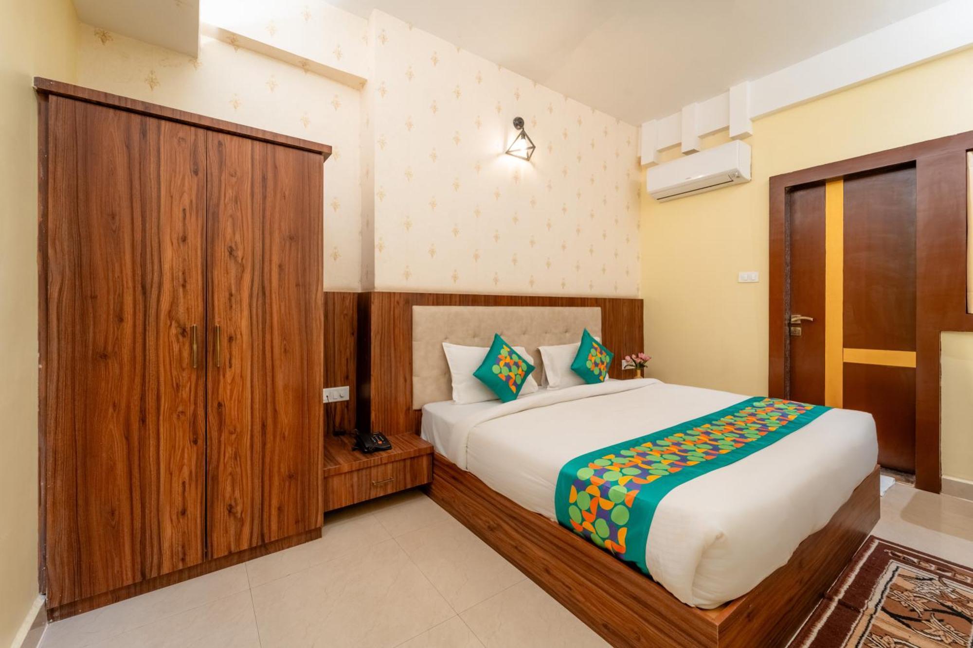 Treebo Premium Zorba Hotell Bhopal Eksteriør bilde
