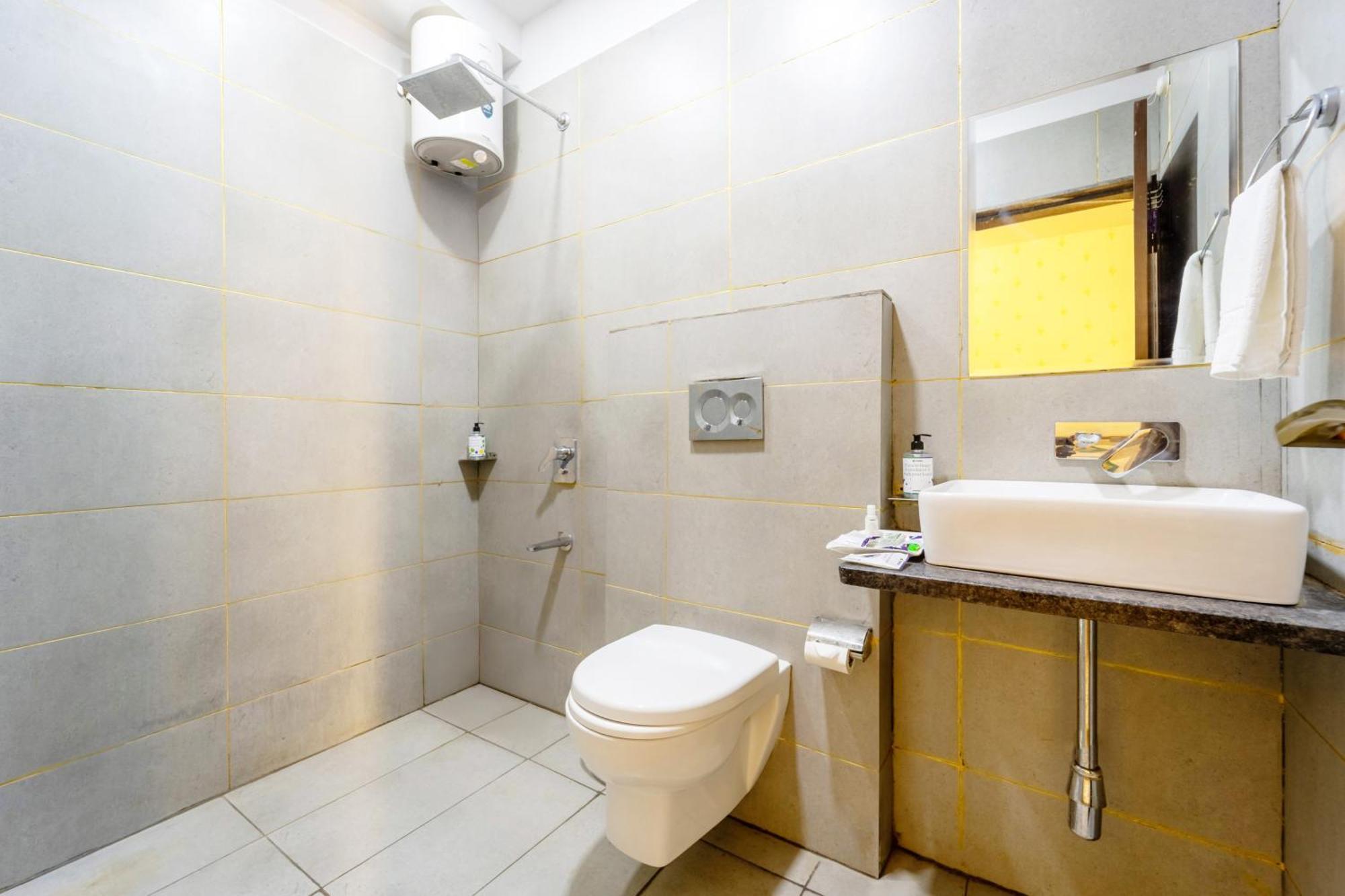 Treebo Premium Zorba Hotell Bhopal Eksteriør bilde
