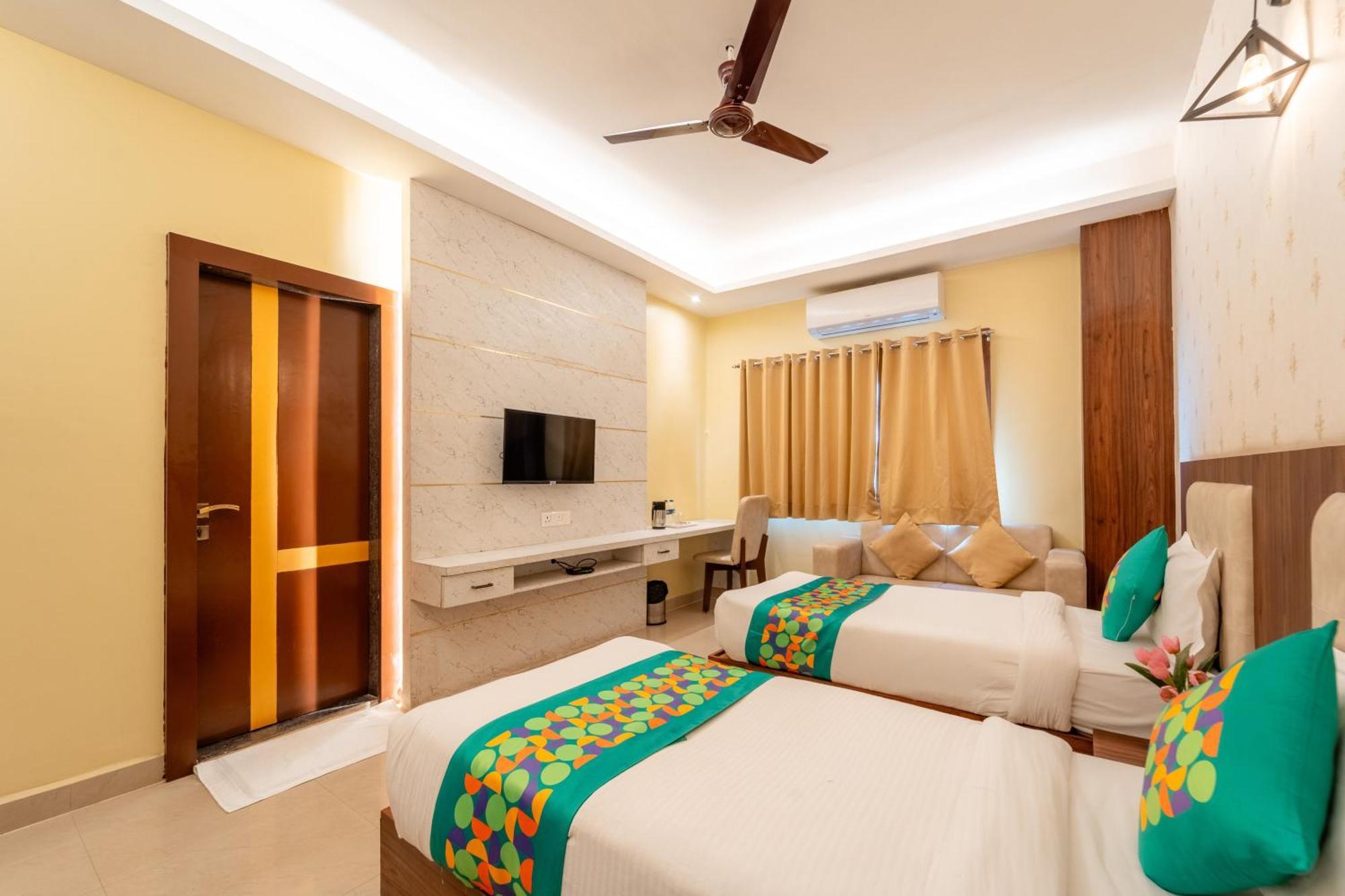 Treebo Premium Zorba Hotell Bhopal Eksteriør bilde