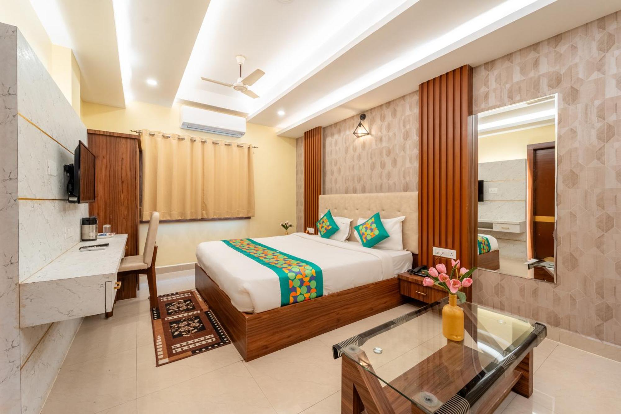 Treebo Premium Zorba Hotell Bhopal Eksteriør bilde