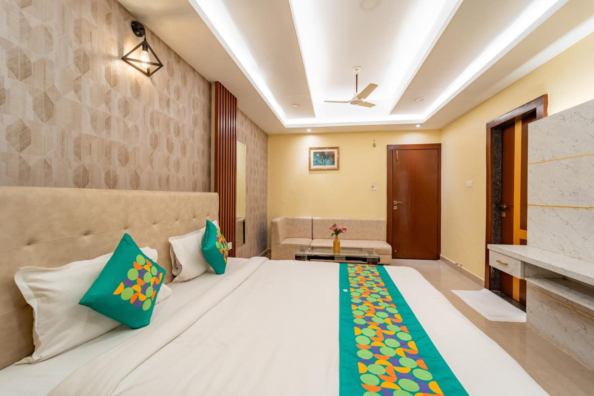 Treebo Premium Zorba Hotell Bhopal Eksteriør bilde
