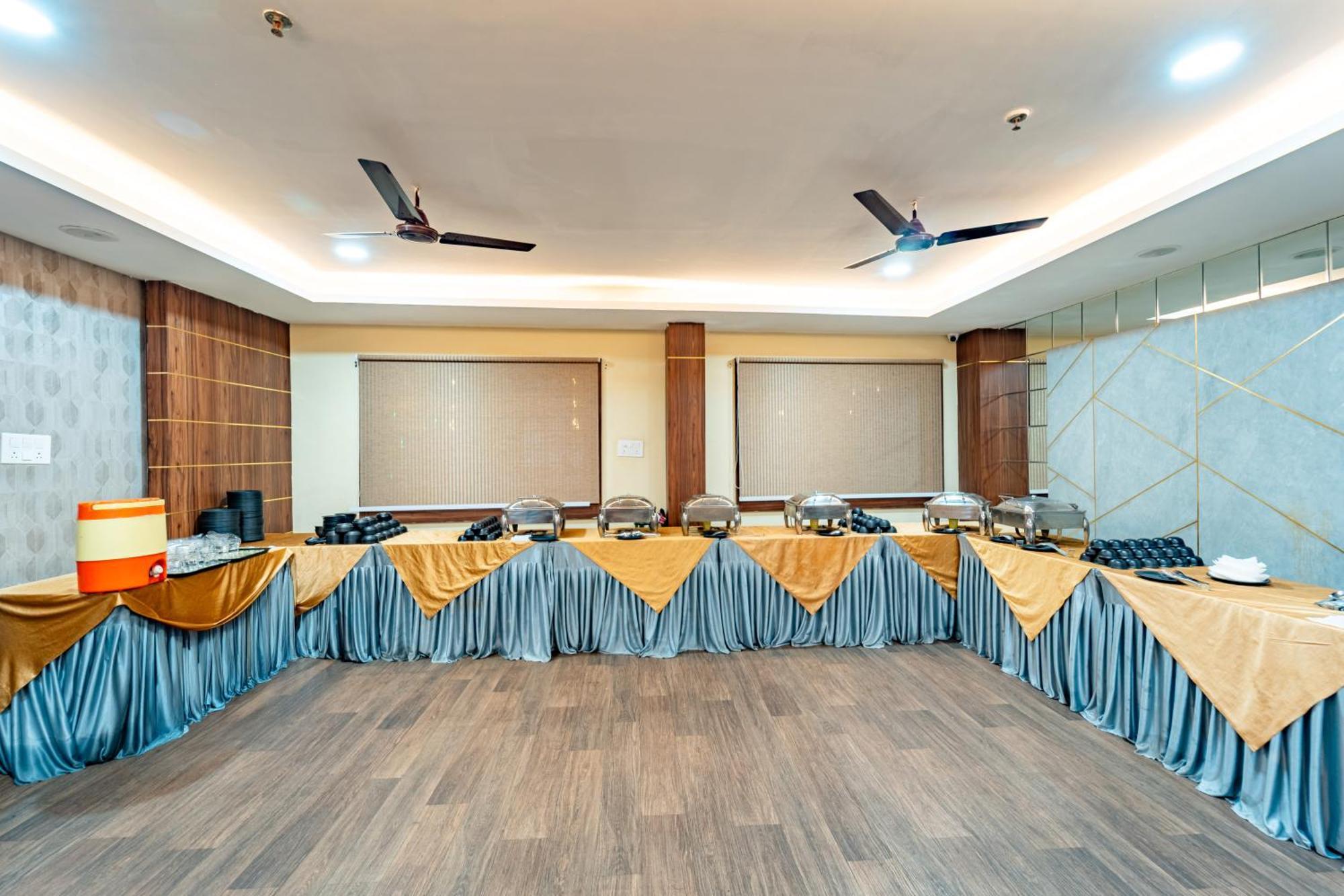 Treebo Premium Zorba Hotell Bhopal Eksteriør bilde