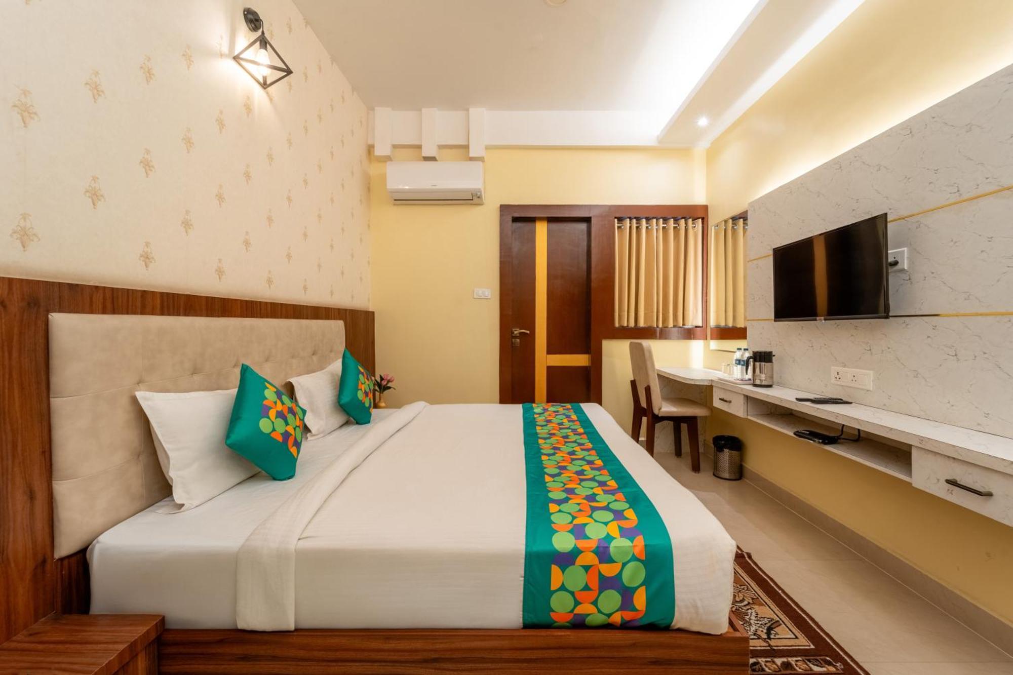 Treebo Premium Zorba Hotell Bhopal Eksteriør bilde