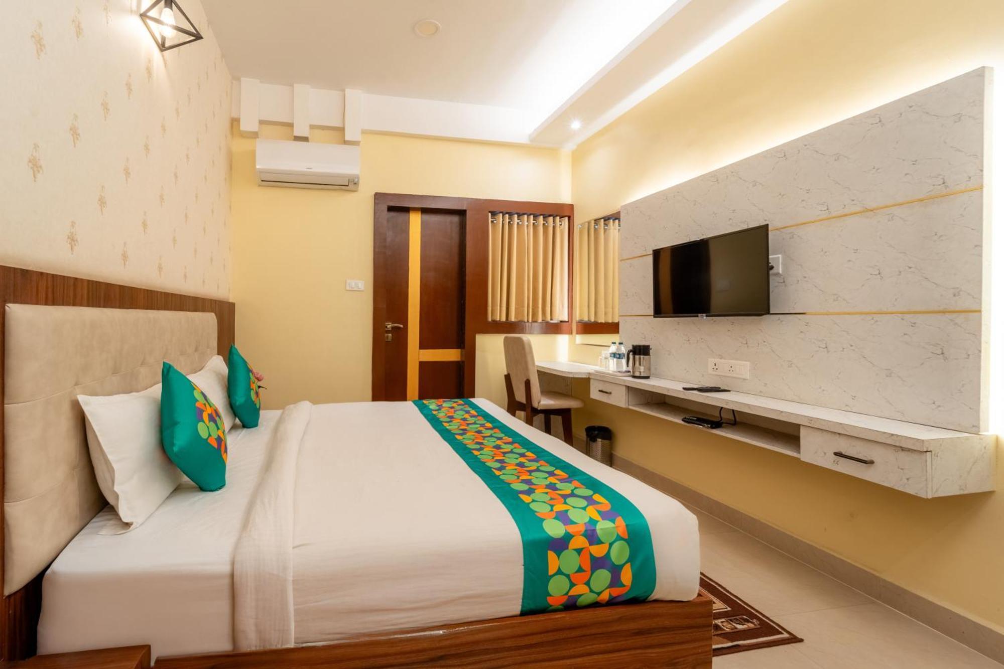Treebo Premium Zorba Hotell Bhopal Eksteriør bilde