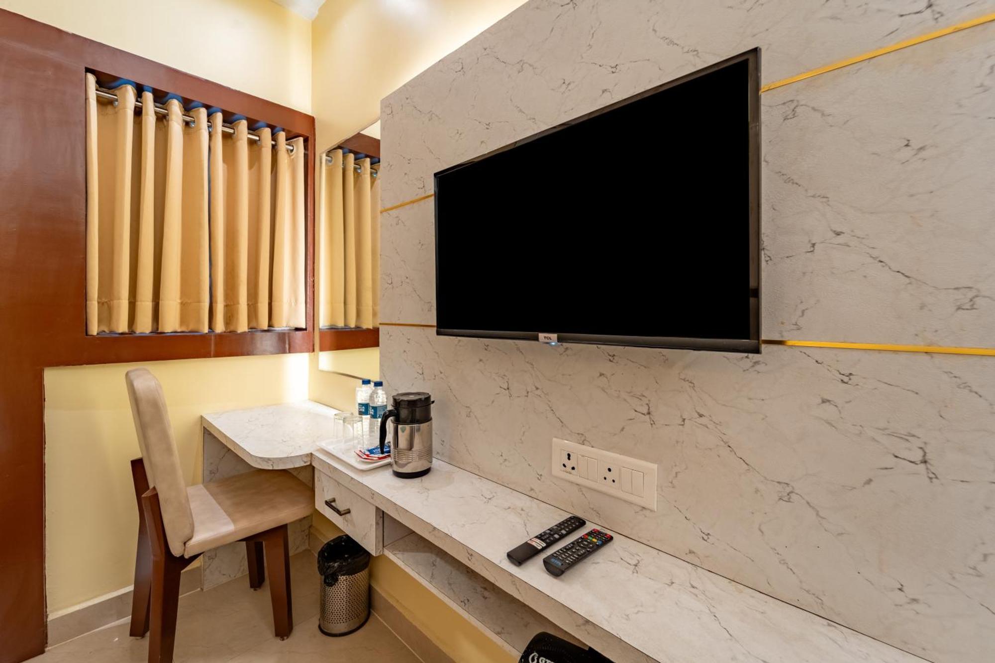 Treebo Premium Zorba Hotell Bhopal Eksteriør bilde