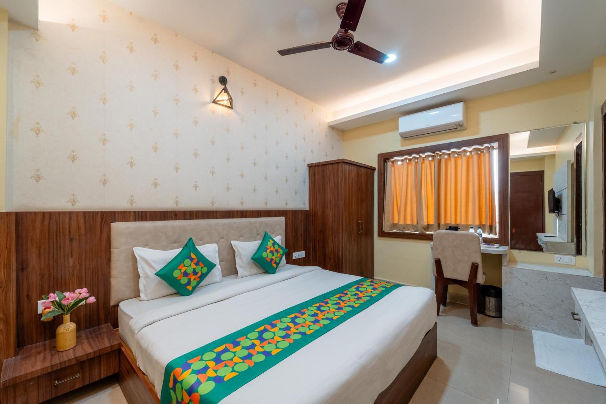 Treebo Premium Zorba Hotell Bhopal Eksteriør bilde