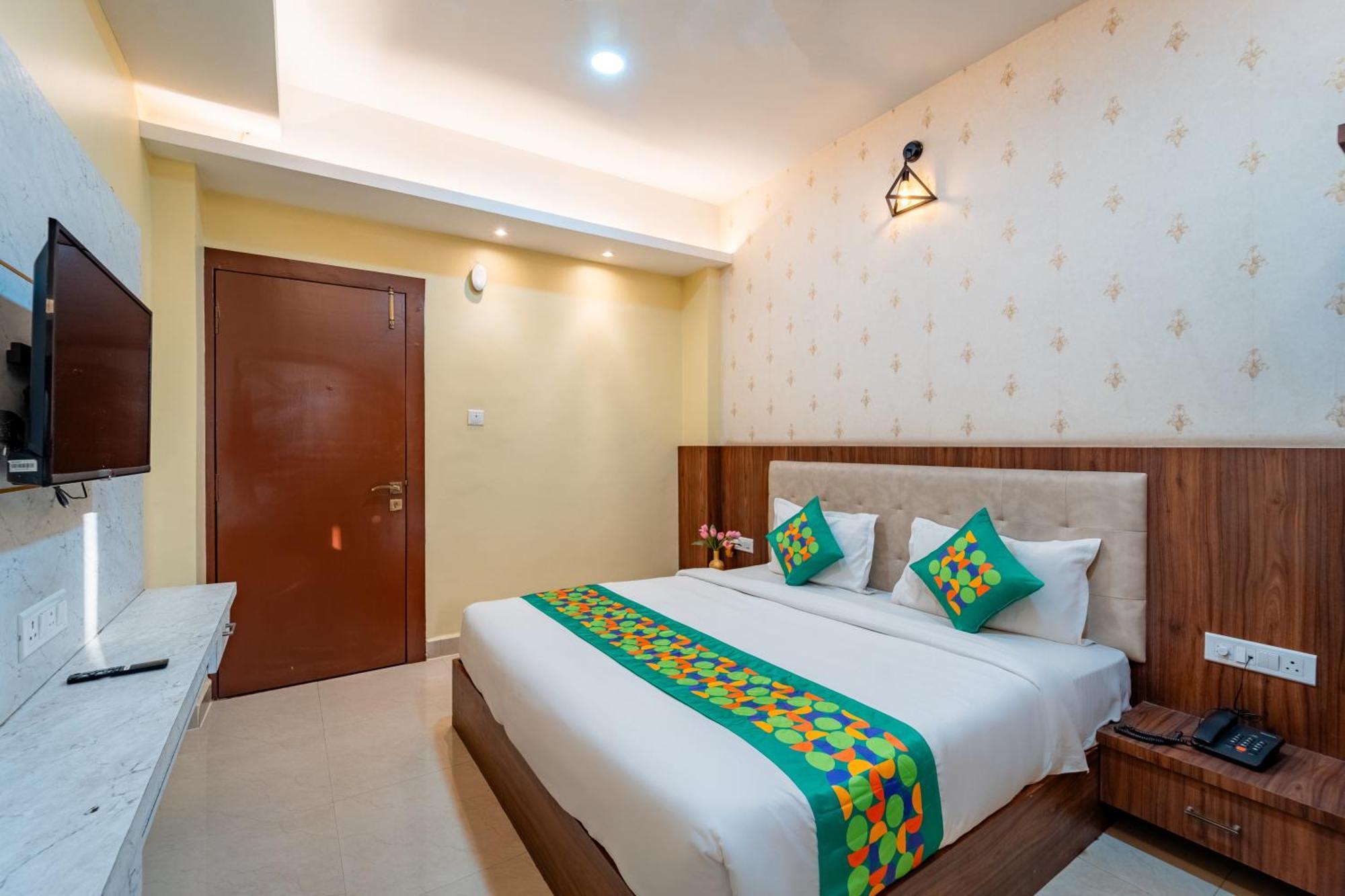Treebo Premium Zorba Hotell Bhopal Eksteriør bilde