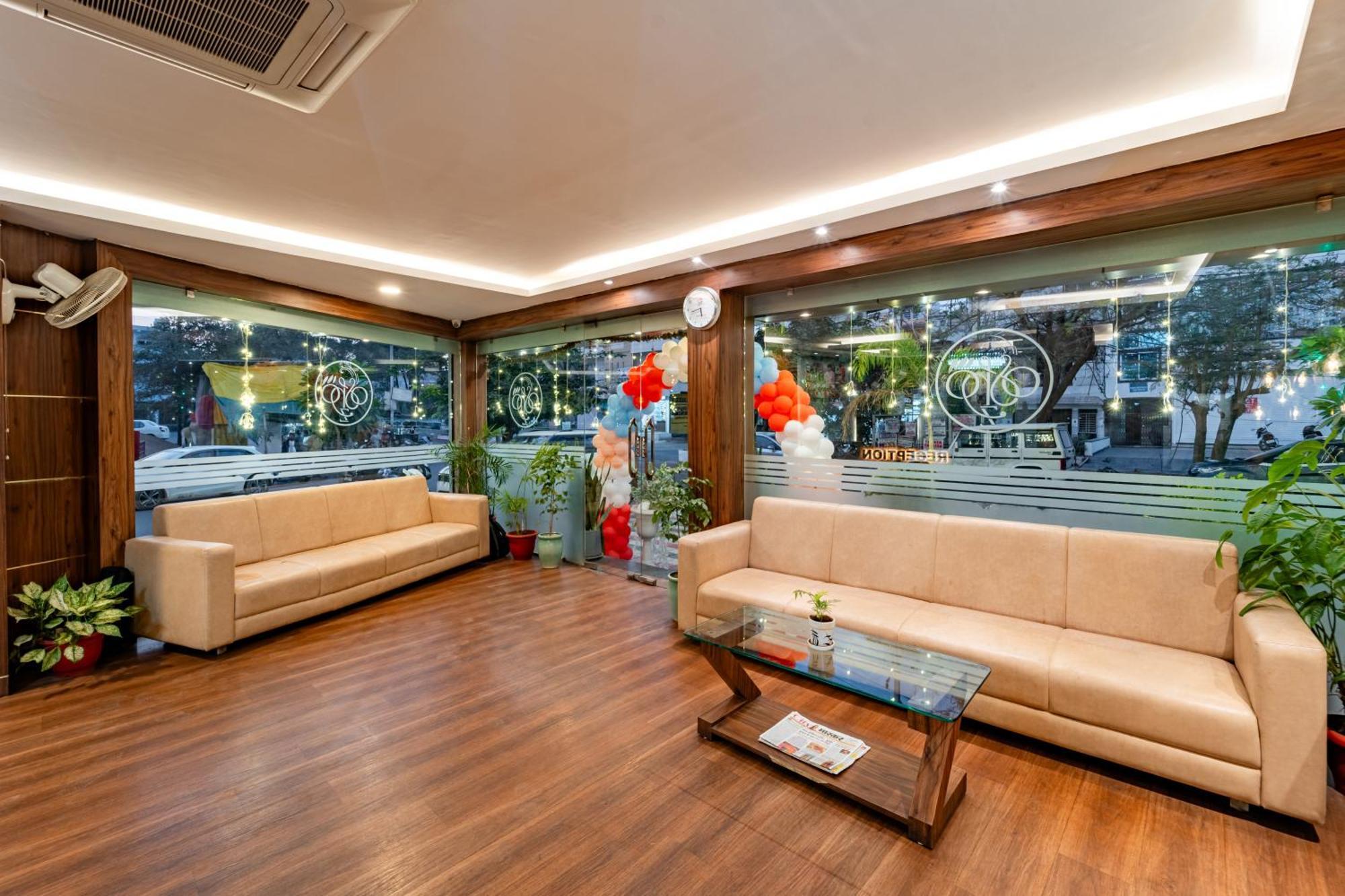 Treebo Premium Zorba Hotell Bhopal Eksteriør bilde
