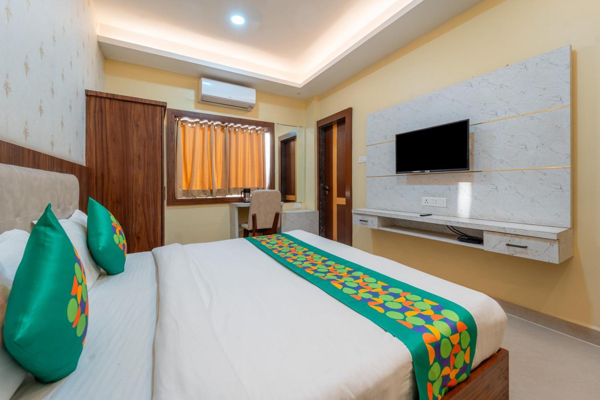 Treebo Premium Zorba Hotell Bhopal Eksteriør bilde